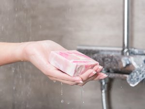 7 Tata Cara & Niat Mandi Wajib Yang Harus Kamu Ketahui