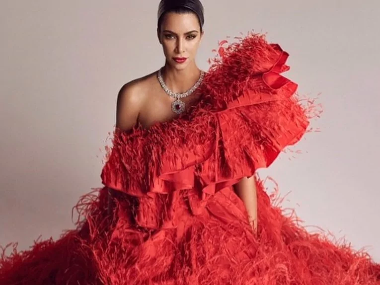 Gaun Merah