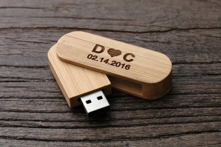 souvenir pernikahan flashdisk