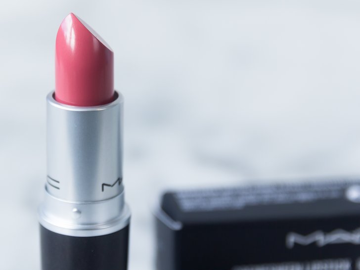 5 Rekomendasi Lipstik yang Cocok Untuk Kulit Sawo Matang - Peach