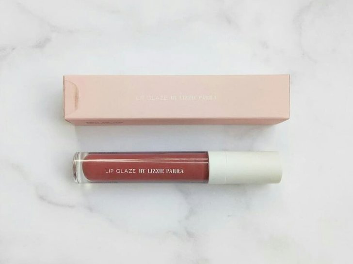 5 Rekomendasi Lipstik yang Cocok Untuk Kulit Sawo Matang - Nude Pink