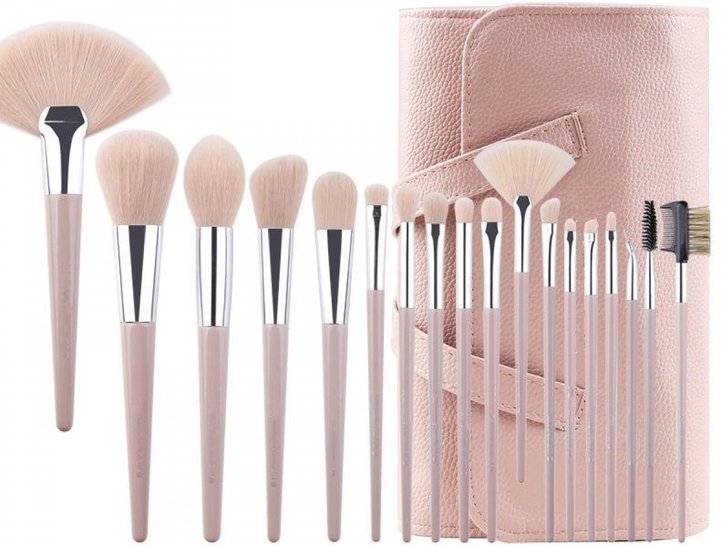 7 Rekomendasi Kado Ulang Tahun untuk Sahabat Wanita - Set Alat Make-up