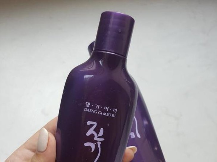 Packaging Daeng Gi Meo Ri Vitalizing Shampoo