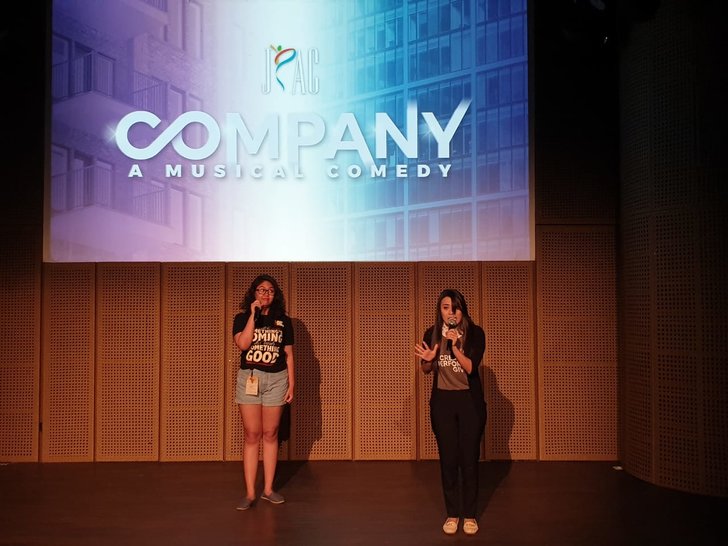 Cuplikan adegan Company – A Comedy Musical