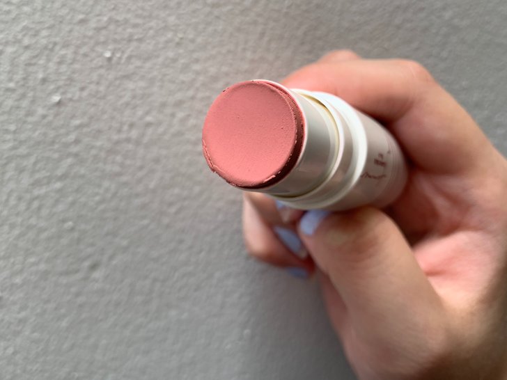 Femme Luster Stick Blush - Tekstur