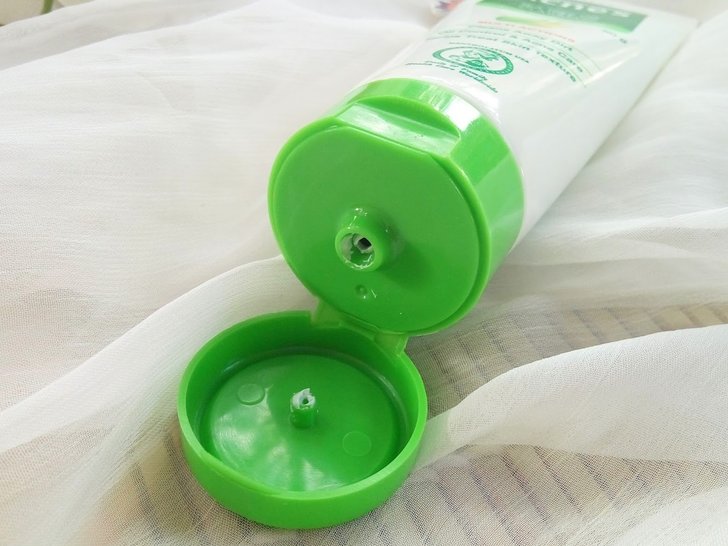 Packaging Acnes Tea Tree Oil Clay Mask