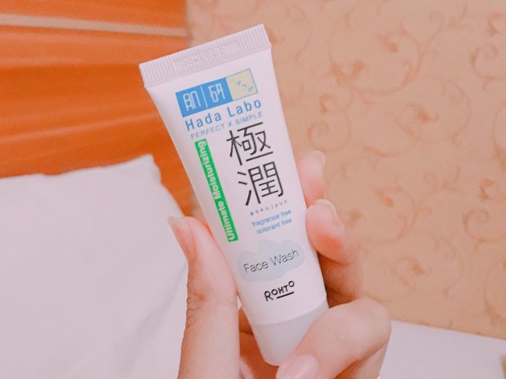 Hada Labo Gokujyun Ultimate Moisturizing Face Wash - Packaging