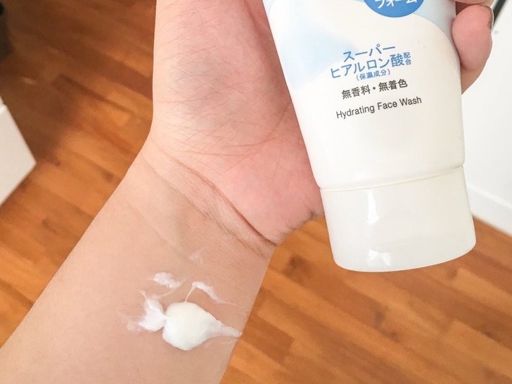 Hada Labo Gokujyun Ultimate Moisturizing Face Wash - Tekstur