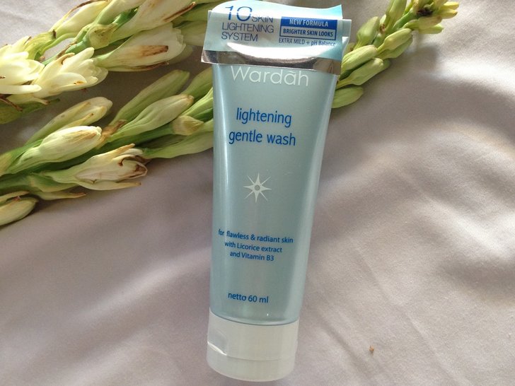 Wardah Lightening Gentle Wash