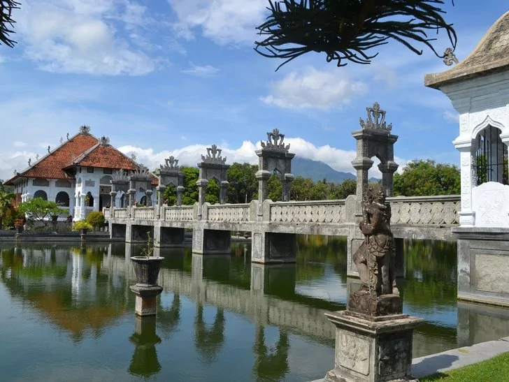 Tempat Wisata Anti Mainstream di Bali - Taman Ujung Karangasem