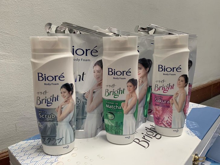 Packaging Biore Bright Series