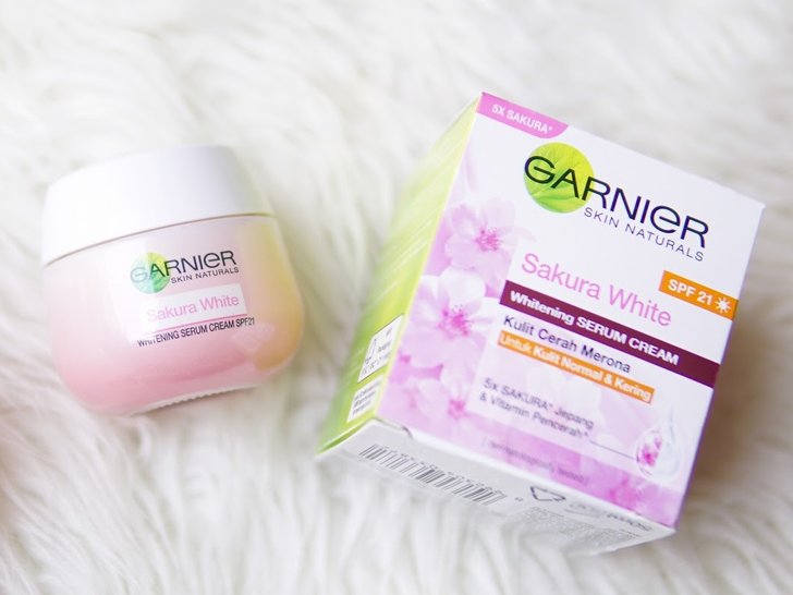 Krim Pemutih Wajah - Garnier Sakura White Serum Cream