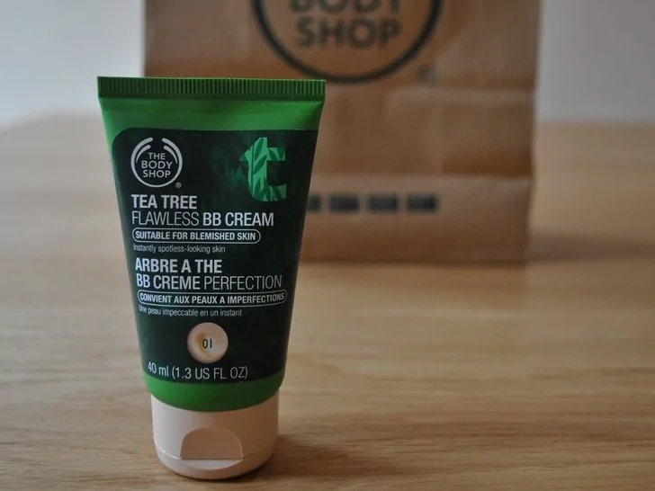 The Body Shop Tea Tree Flawless BB Cream - Packaging