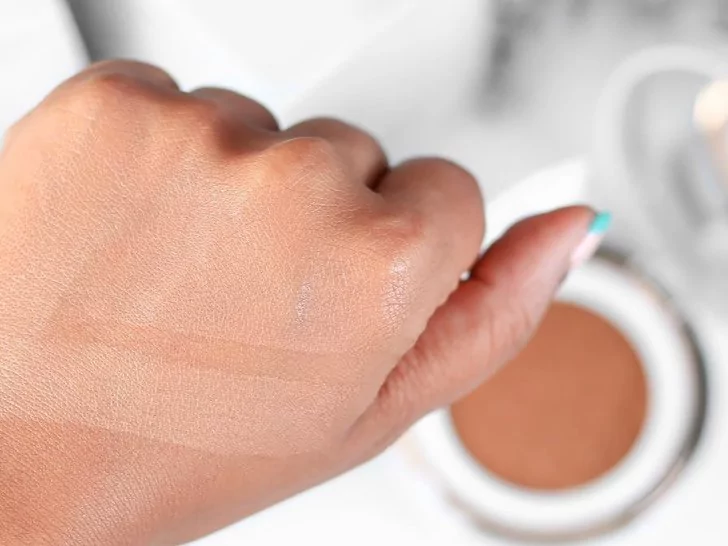 Laneige BB Cushion Whitening SPF 50+ PA+++ - Tekstur