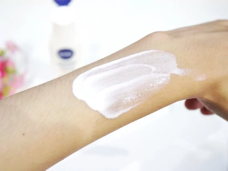 Nivea Sun Face Protection Serum Spf 50+ Pa+++ - Tekstur