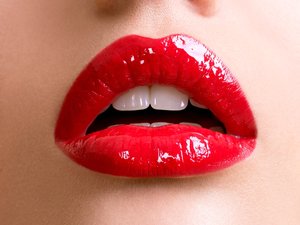 Jangan Jilat Bibir, Ini 5 Cara Mengatasi Bibir Kering Versi Dermatologis