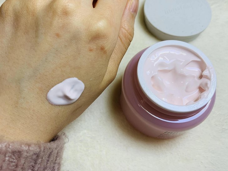 Tekstur Innisfree Jeju Cherry Blossom Tone-up Cream