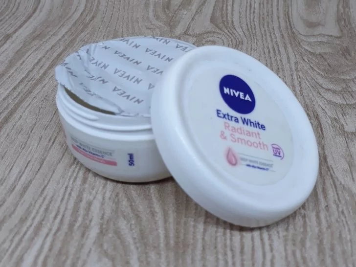 Nivea White Radiant & Smooth Cream - Packaging